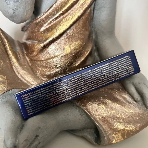 Estée Lauder new concealer, warm light color - Picture 4 of 4